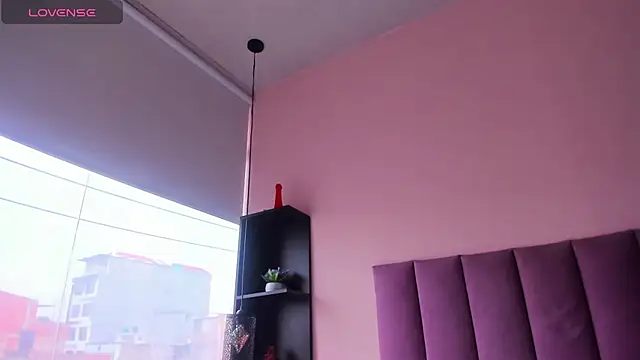 violet myerrs online show from February 12, 2026, 1:06 pm