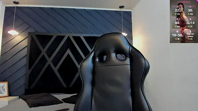 zoe martins  online show from October 9, 2025, 5:22 pm