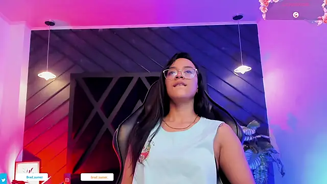 zoe martins  online show from February 4, 2026, 5:30 pm