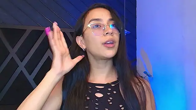 zoe martins  online show from March 13, 2026, 5:19 pm