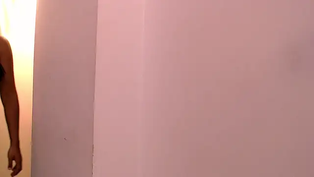 kimberly18cute online show from April 14, 2026, 1:00 am