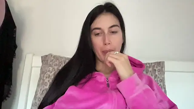 Snapshot of Talyo19 chatting on November 19, 2025, 1:22 pm Talyo19 online show from November 19, 2025, 1:22 pm