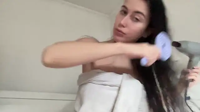 Snapshot of Talyo19 chatting on February 13, 2026, 10:22 am Talyo19 online show from February 13, 2026, 10:22 am