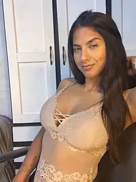 Snapshot of chicachocolate01 chatting on October 4, 2025, 7:34 pm chicachocolate01 online show from October 4, 2025, 7:34 pm