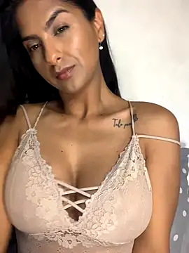 Snapshot of chicachocolate01 chatting on October 16, 2025, 2:56 am chicachocolate01 online show from October 16, 2025, 2:56 am