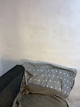 Snapshot of chicachocolate01 chatting on October 26, 2025, 2:28 am chicachocolate01 online show from October 26, 2025, 2:28 am