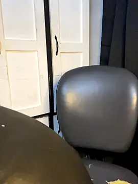 Snapshot of chicachocolate01 chatting on November 23, 2025, 7:19 am chicachocolate01 online show from November 23, 2025, 7:19 am