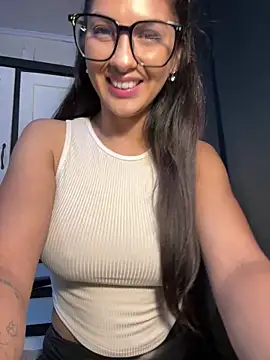 chicachocolate01 online show from December 19, 2025, 4:41 am