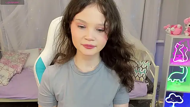 Snapshot of EmilyChaves chatting on January 16, 2026, 7:01 am EmilyChaves online show from January 16, 2026, 7:01 am