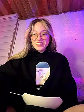 ReenKitty online show from March 21, 2026, 5:56 am