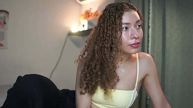 isabella-garcia- online show from September 13, 2025, 12:54 am