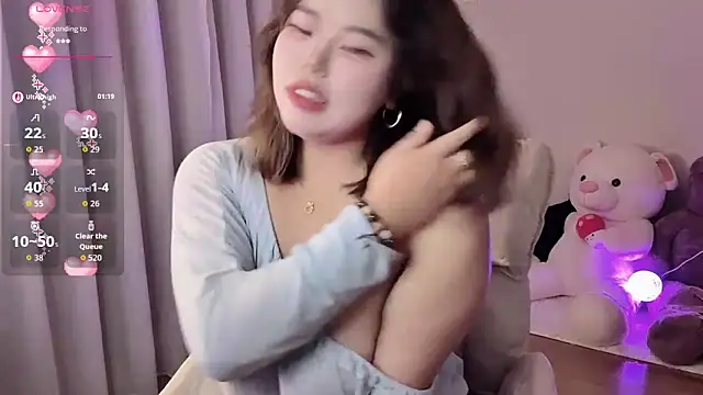 xiaotanbaby online show from March 4, 2026, 12:44 pm