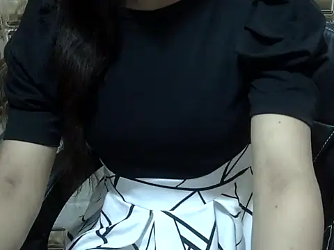 lovepihuu online show from March 11, 2026, 5:57 am