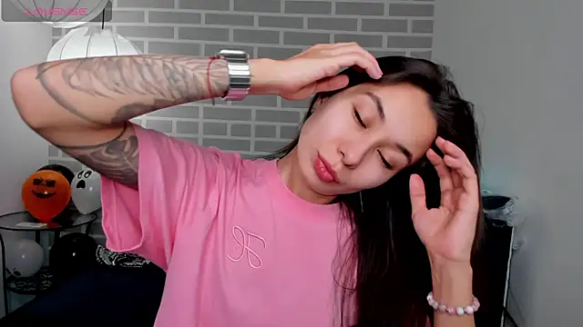 Kat  cat online show from October 27, 2025, 12:04 am