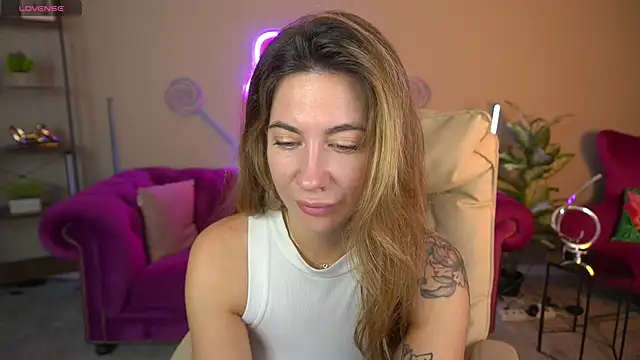 KateShanny online show from December 4, 2025, 6:44 am