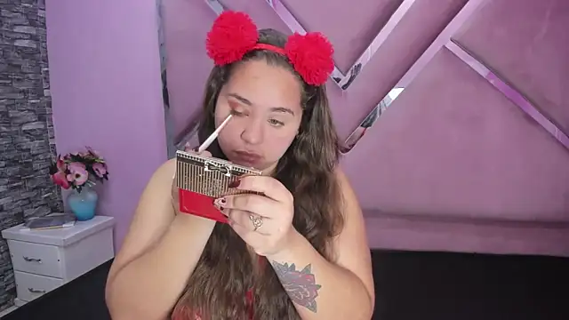 LucyOwen 18 online show from September 9, 2025, 1:10 pm