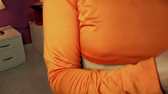 Snapshot of LiLLiAnderson chatting on October 31, 2025, 12:06 pm LiLLiAnderson online show from October 31, 2025, 12:06 pm