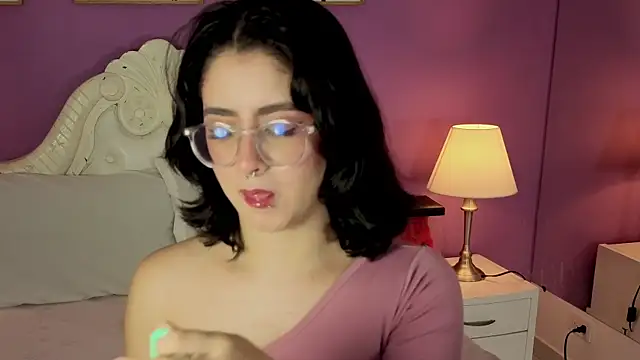 Snapshot of LiLLiAnderson chatting on November 10, 2025, 11:42 am LiLLiAnderson online show from November 10, 2025, 11:42 am