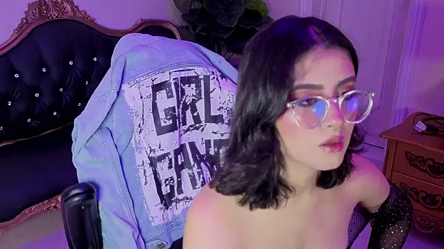 Snapshot of LiLLiAnderson chatting on November 20, 2025, 11:54 am LiLLiAnderson online show from November 20, 2025, 11:54 am