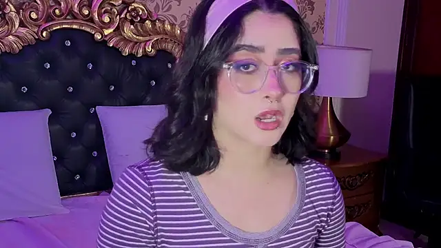 Snapshot of LiLLiAnderson chatting on November 21, 2025, 11:53 am LiLLiAnderson online show from November 21, 2025, 11:53 am