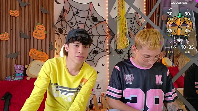 Snapshot of Axel__Evans chatting on October 22, 2025, 12:49 pm Axel Evans online show from October 22, 2025, 12:49 pm