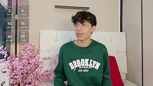 Snapshot of Axel__Evans chatting on October 25, 2025, 1:07 pm Axel Evans online show from October 25, 2025, 1:07 pm