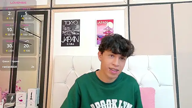 Snapshot of Axel__Evans chatting on November 4, 2025, 12:37 pm Axel Evans online show from November 4, 2025, 12:37 pm