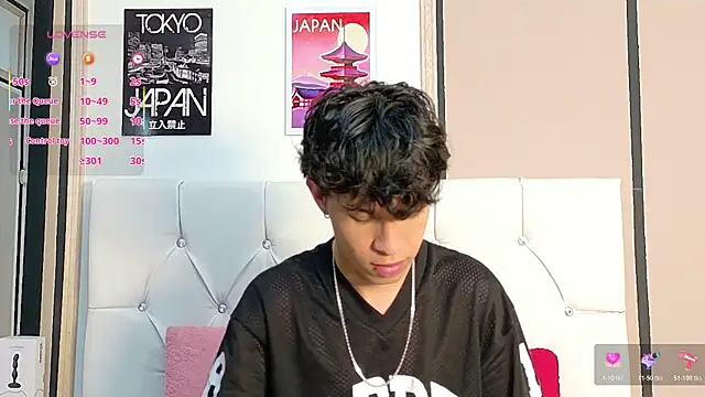 Snapshot of Axel__Evans chatting on November 6, 2025, 12:17 pm Axel Evans online show from November 6, 2025, 12:17 pm