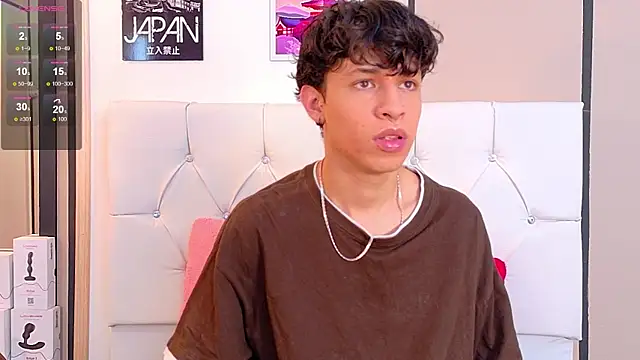 Snapshot of Axel__Evans chatting on November 14, 2025, 12:26 pm Axel Evans online show from November 14, 2025, 12:26 pm