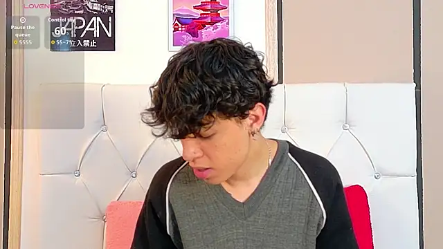 Snapshot of Axel__Evans chatting on November 15, 2025, 12:13 pm Axel Evans online show from November 15, 2025, 12:13 pm