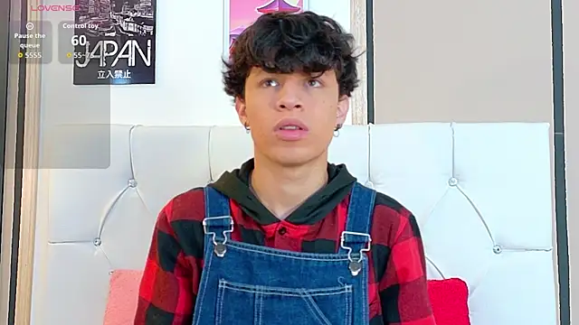 Snapshot of Axel__Evans chatting on November 17, 2025, 12:33 pm Axel Evans online show from November 17, 2025, 12:33 pm