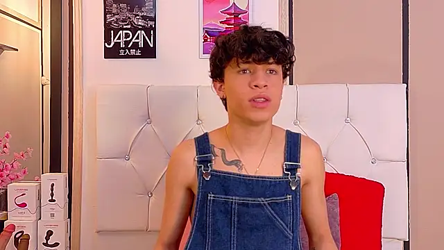 Snapshot of Axel__Evans chatting on November 25, 2025, 12:38 pm Axel Evans online show from November 25, 2025, 12:38 pm