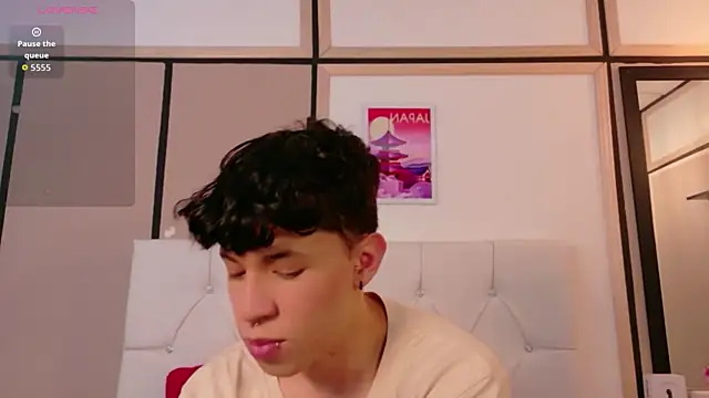 Axel  Evans online show from April 10, 2026, 12:10 pm