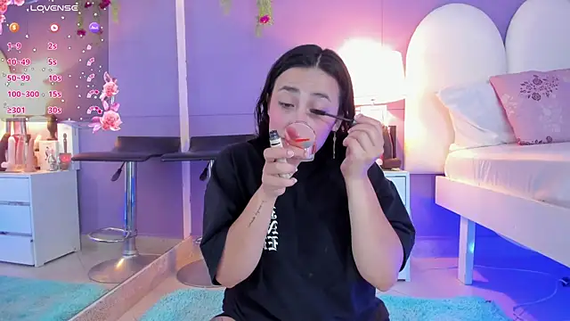 my aleja  online show from October 29, 2025, 1:02 pm