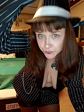 Ursulalane online show from October 11, 2025, 1:38 am