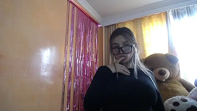 Snapshot of miss_lilieth chatting on May 22, 2026, 2:22 pm miss lilieth online show from May 22, 2026, 2:22 pm