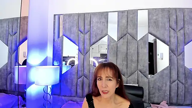 Snapshot of BestLadyMature chatting on October 10, 2025, 7:57 pm BestLadyMature online show from October 10, 2025, 7:57 pm
