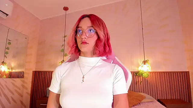 daphne courtis online show from April 19, 2026, 3:06 am