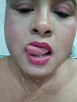 hornyriyanka online show from May 19, 2026, 3:02 am