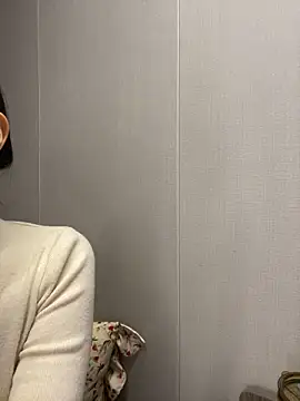 haiyan125216 online show from December 18, 2025, 7:47 am