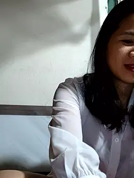 Maria2299 online show from November 19, 2025, 4:40 pm