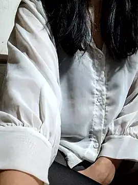 Maria2299 online show from February 19, 2026, 10:39 pm