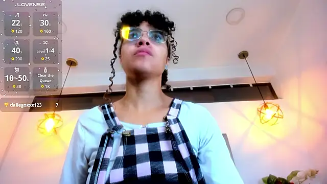 Snapshot of Hanna_Cornee_ chatting on February 14, 2026, 1:08 pm Hanna Cornee online show from February 14, 2026, 1:08 pm