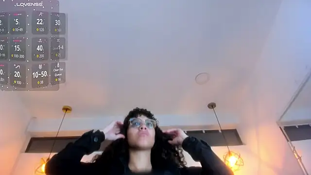 Snapshot of Hanna_Cornee_ chatting on February 16, 2026, 12:34 pm Hanna Cornee online show from February 16, 2026, 12:34 pm