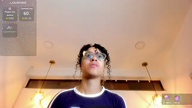 Snapshot of Hanna_Cornee_ chatting on March 3, 2026, 12:00 pm Hanna Cornee online show from March 3, 2026, 12:00 pm