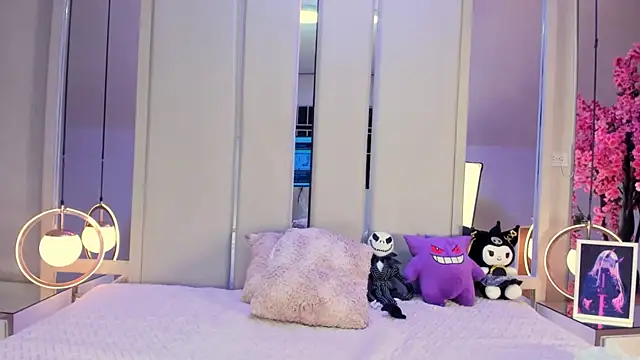 VesperVelvet online show from October 24, 2025, 9:11 pm