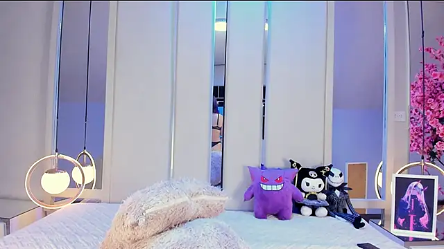 VesperVelvet online show from November 1, 2025, 8:44 pm