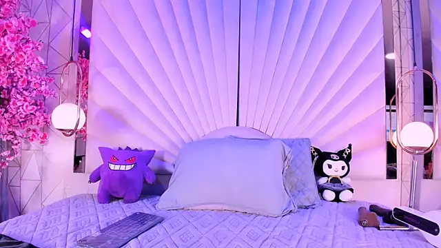 VesperVelvet online show from May 17, 2026, 5:16 am