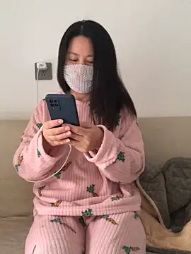 chengcheng12 online show from March 9, 2026, 1:42 am