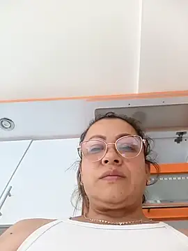 Asuna yuuky online show from April 24, 2026, 6:43 pm